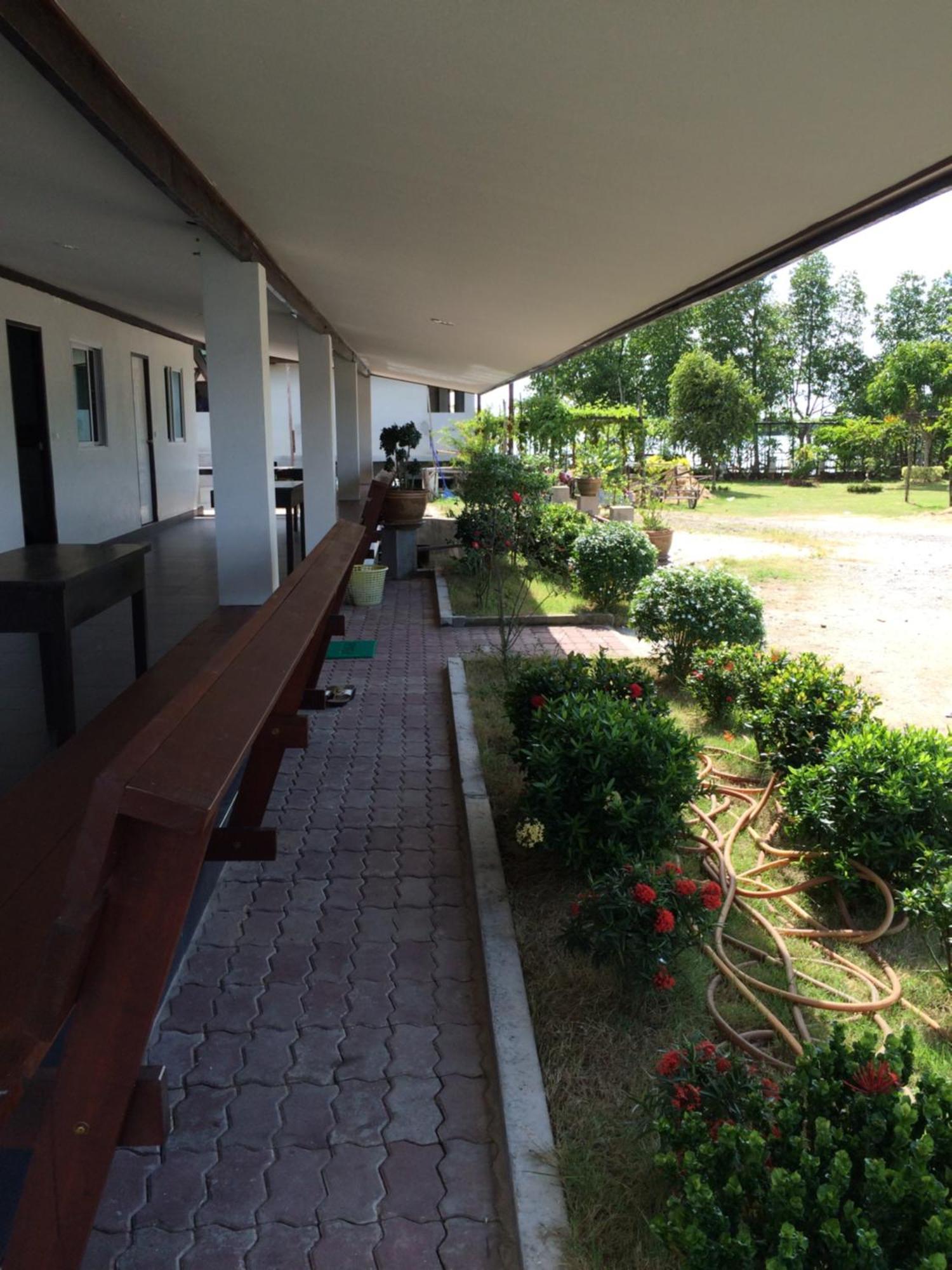 Meena Resort Chanthaburi Exterior foto